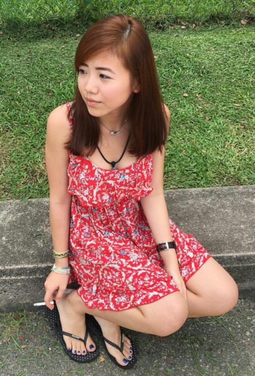 isgschoolgirls: petite and pretty girl reblog and follow us for more xmm