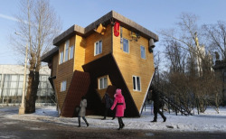 asylum-art-2:  Incredible Upside-Down House In Moscow There Is An Upside-Down House In Russia Yep, that means you walk on the ceiling and look up to the floor. In Moscow, visitors to the All-Russia Exhibition Centre  are welcome to explore inside this