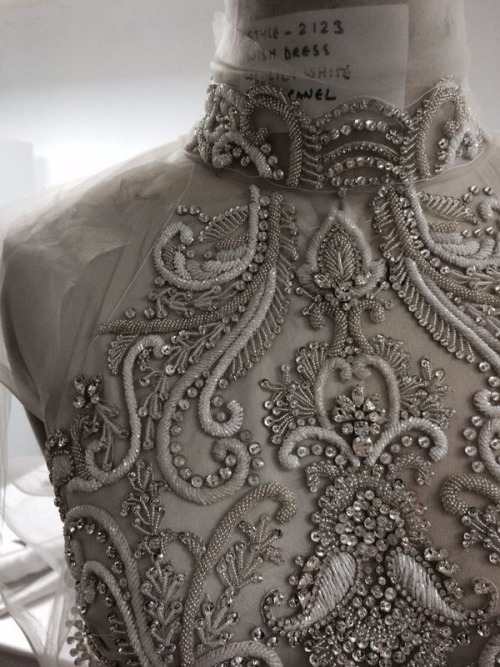 vint-agge-xx:Embroidered Dress Detail