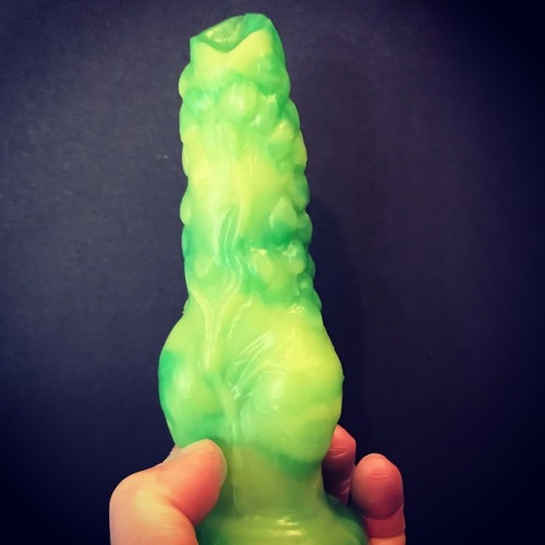 fantasticocks1:Check out this Indra the Dragon dildo we just finished making for a customer! Get you