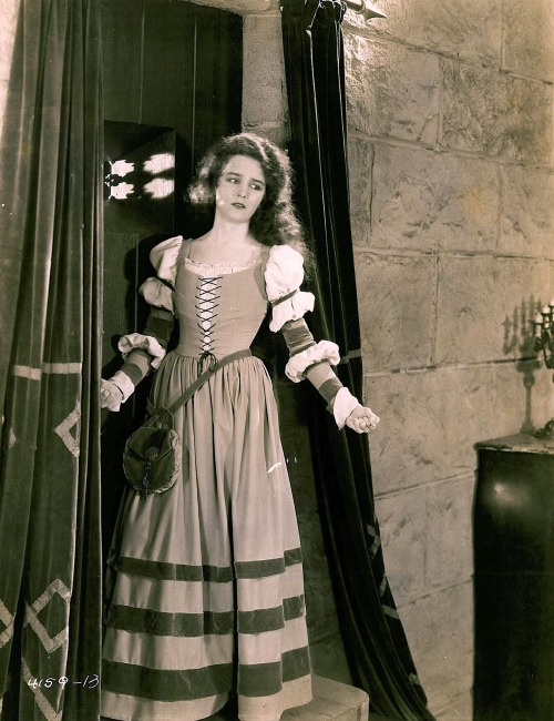 operafantomet:Mary Philbin as Christine Daaé 