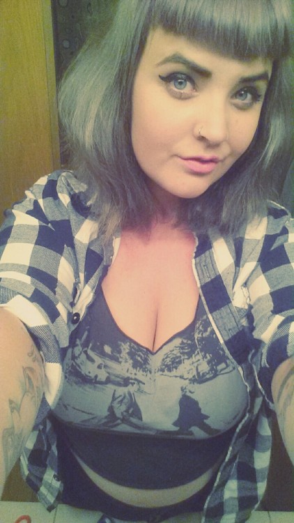 drunkvanity:  I’m a vain bitch. That’s how I like it.