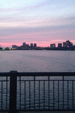 ivvvoo:  Boston at 5am by somervillebikes