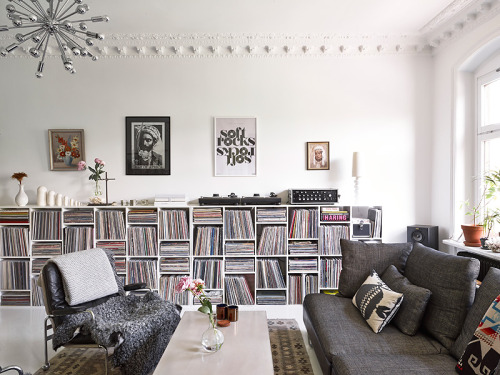 Estacio loves Vinyl Pic