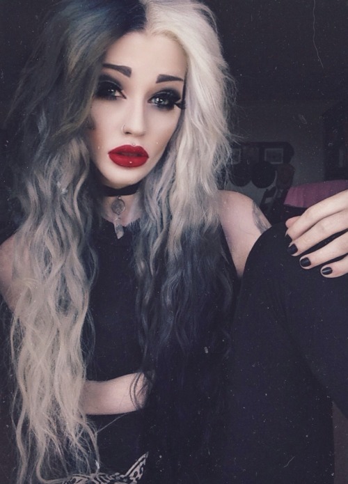 victoriashaunting:  Wolves 