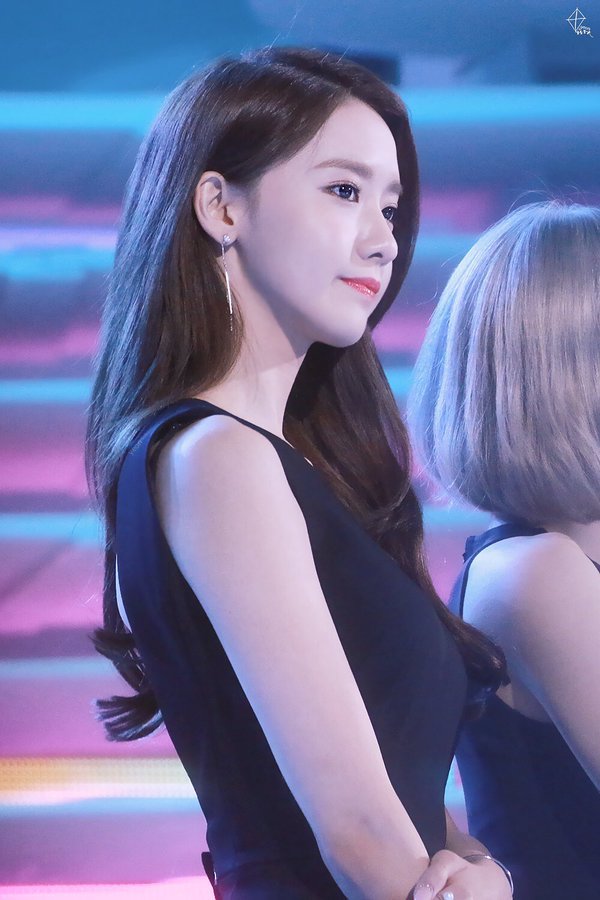 fy-im-yoona:     YEON    