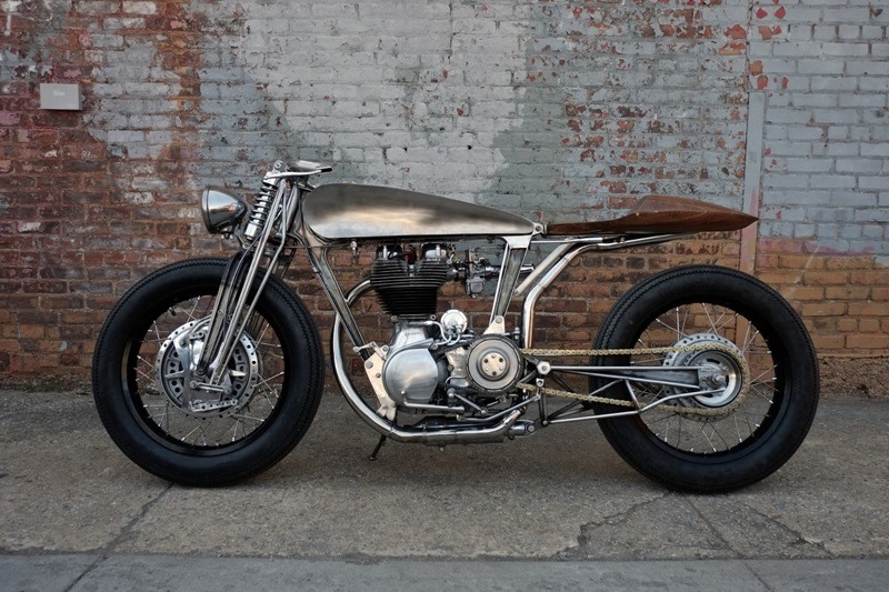 racecafe:  zhigelev:  Royal Enfield Bullet 500  WOW 