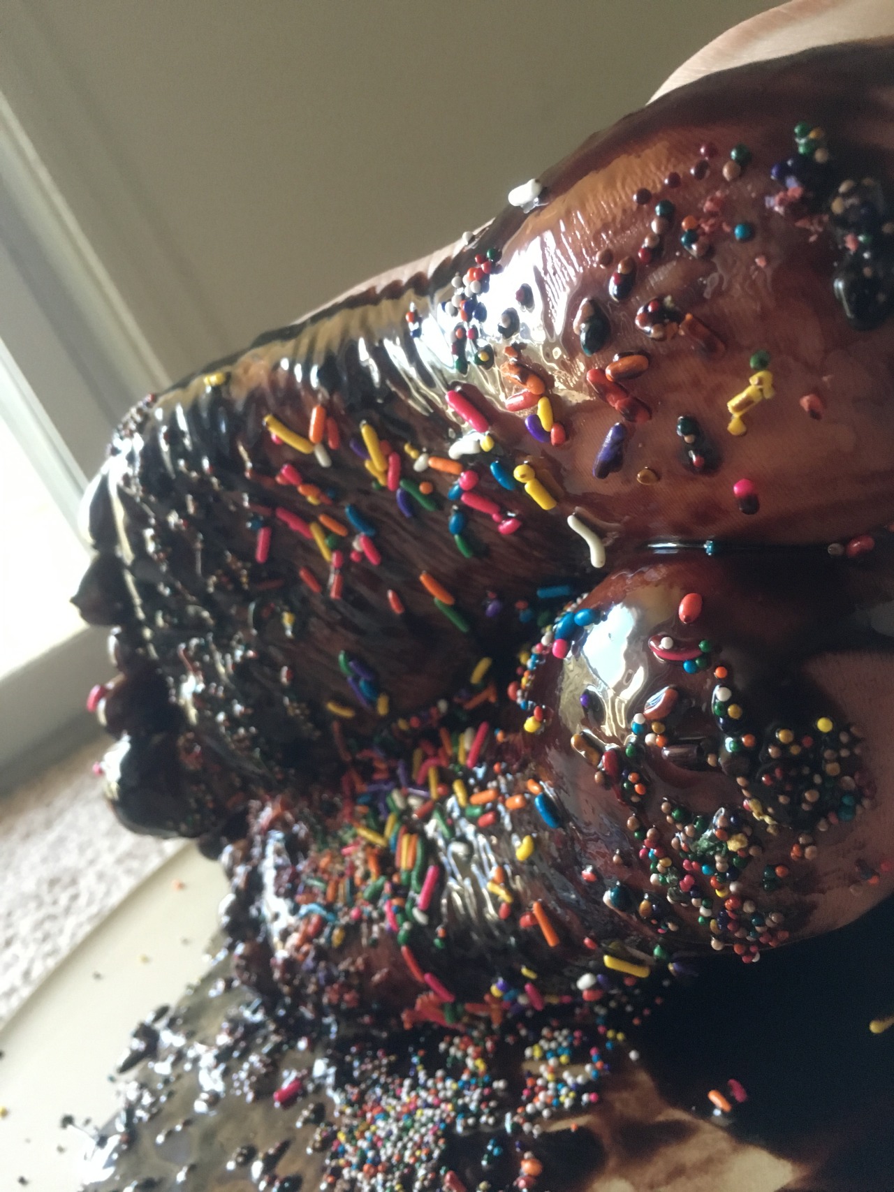 tastycummyfeet:  feetofmarleyquinn:  Someone requested some more sprinkle pics; I