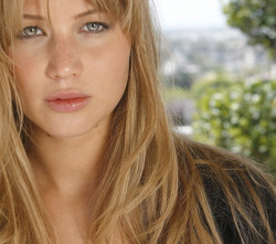 Sweet! Jennifer Lawrence!