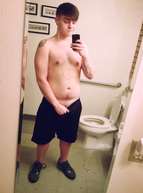 thatoneguy9892:Gym time 💪✌️