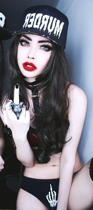 c0ry-c0nvoluted:  This girl’s face is a fucking work of art. Check her out —&gt;