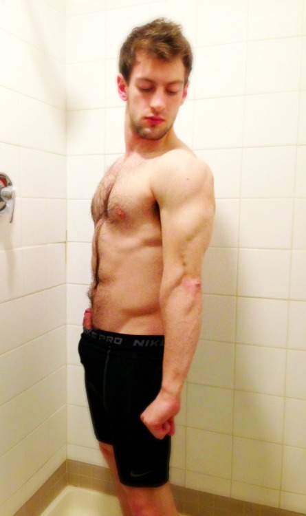 bravodelta9:  Triceps… Gotta work on that forearm.  triceps are my favourite muscle…just noticed his dick popping out