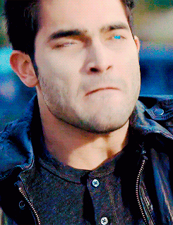 #derek hale looking hella beautiful while suffering