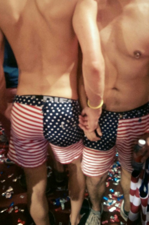 bromofratguy: When you run into a hot fucking bottom wearing the same shorts. That’s his jock strap 