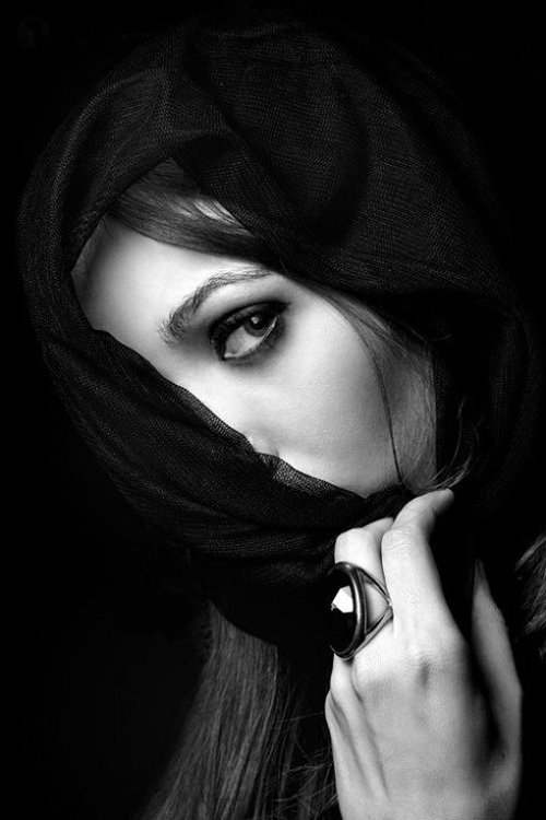 zoegem-heartofanangel:  She is the light that breaks through the darkness, the shifter for his pleasures…©{zb} 