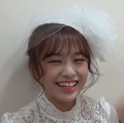 Ahn Yujin icons ♡ like se salvar ♡
