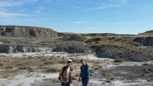 dream-small-do-big:Nothing beats a bit of geologizing on a Saturday through the Avonlea Badlands in 