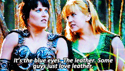 9r7g5h: xenasmanyskills:  onebluesky:   Xena Meme:↳Seven Funny Moments [1/7]  “A Day in the Life”  Look how close they’re sitting!! Look at them grinning!! Look how much my babies love each other!!  They’re so adorable. 