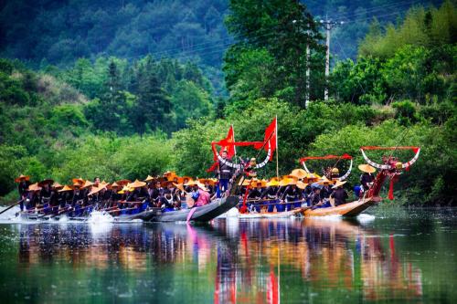fuckyeahchinesefashion:happy duanwu festival/dragon boat festival 2021