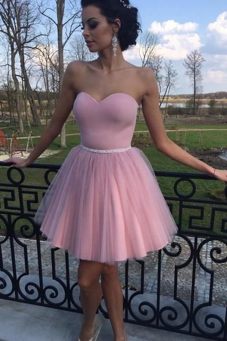 jewelsissy:This dress is soooo cute!  Would so love to wear it!