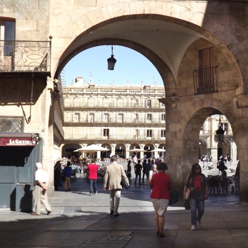 Puerta al Plaza Mayor, Salamanca, 2011.The Plaza mayor of Salamanca is the largest in Spain.