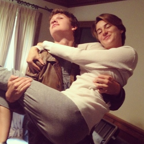 fishingboatproceeds:Hazel and Gus (aka Shailene Woodley and @anselelgort) being nerdy/adorable on th