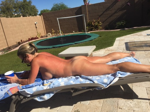 Porn photo When I walked out on my aunt Sue sunbathing