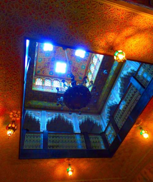 Beautiful old restaurant in the Medina ©Stephanie Broch #Medina #Fez #Restaurant (hier: Medina de F