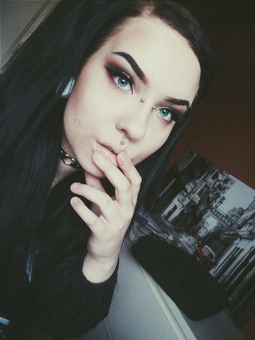 sallawhereismytea:  ask me some questions!  bored af