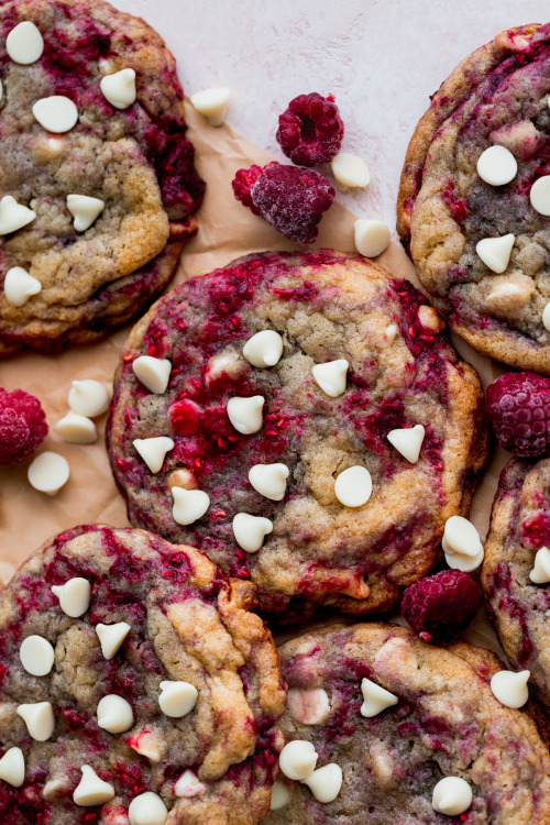 sweetoothgirl:    raspberry white chocolate cookies  