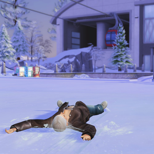 Emma Autonomously Started Snowboarding In Jeans (eww)