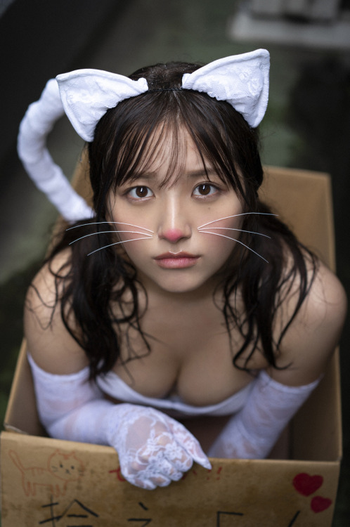 enchantingnickelmuffinllama: darkserika: 大和田南那 (Owada Nana) エロすぎる衣装