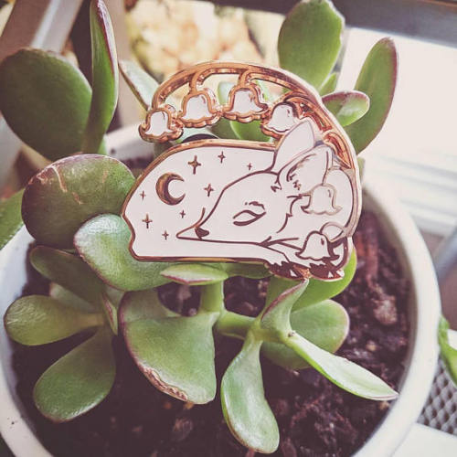 Lily of the Valley Fawn Pin //ReicheruArt