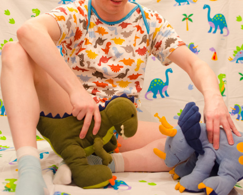 pull-up-prince:  minimaxkiddo:  xorcub:  Um, I don’t know… Dinomania! I know I should get some dino socks too. Wander what other dino stuff I could find? (Onsie from JayKayBaby)  Awesome!   so cute imma die!