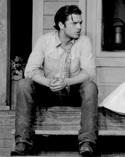 sstandaily:Sebastian Stan in Picnic on Broadway