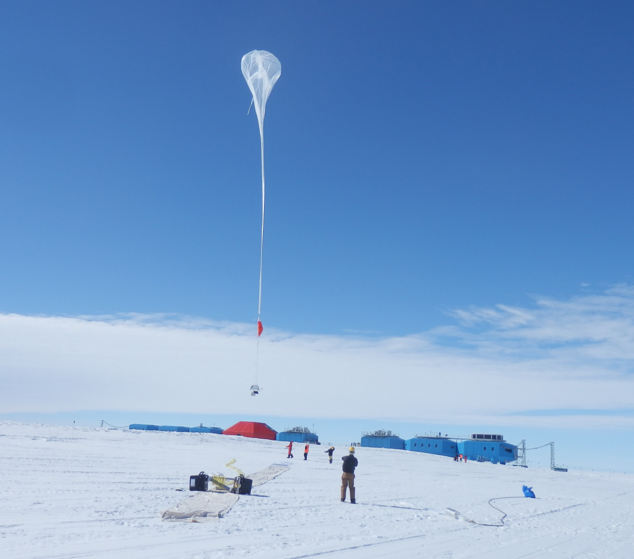 rocketumbl:  Halley VI Research Station