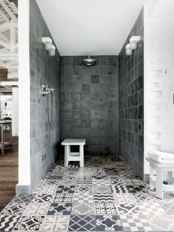 life1nmotion:    designed by Paola Navone. 