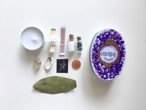 thecollegewitch: My new travel altar!   Contents: - tea light candle - matches -