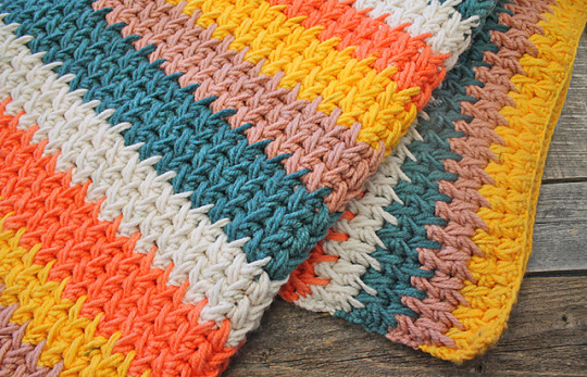 Feather Stripe Blanket by Heather HamlinFree Crochet Pattern Here #free#free pattern#crochet#crochet pattern#blanket