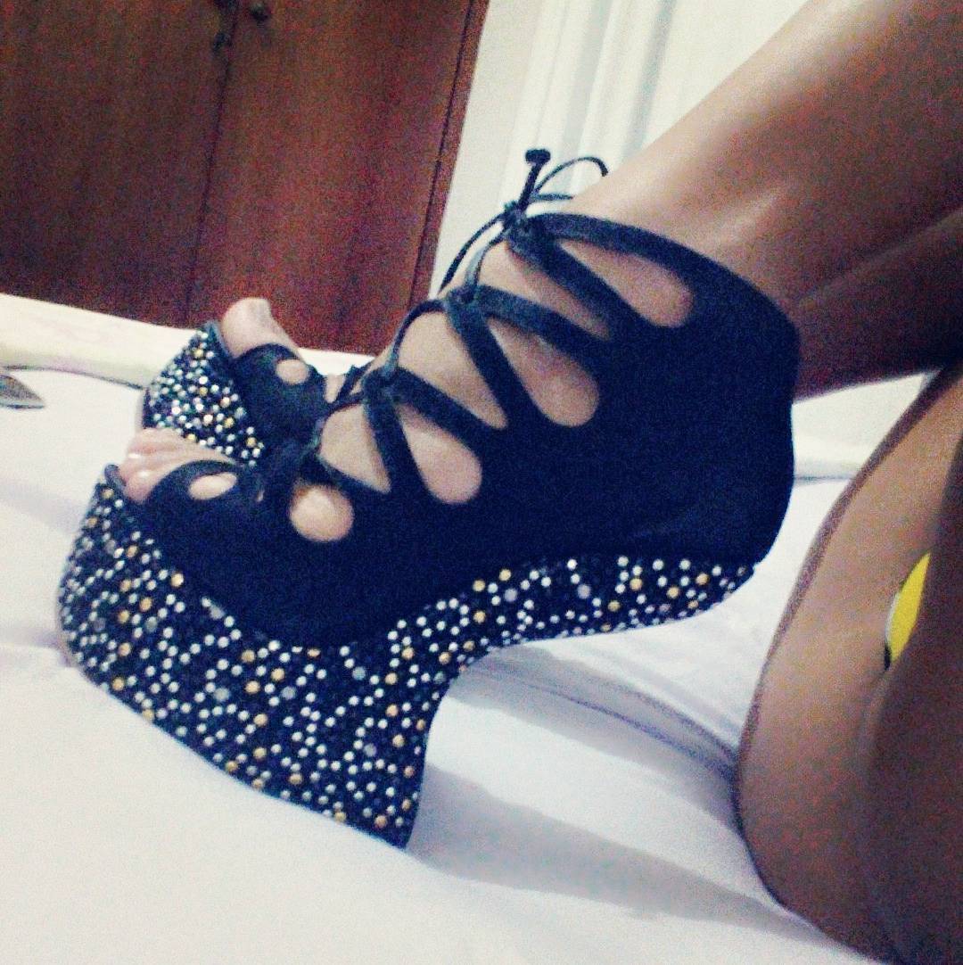 shemalesnow:  http://bit.ly/1QmNN3J kiss the feet