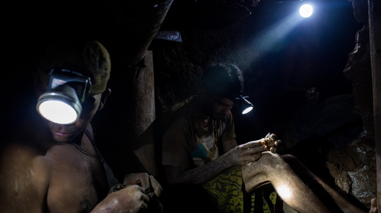 MINEROS EN VENEZUELA. Un minero instaló un campamento en El Callao, Venezuela. El ejército ha estado luchando durante meses para dominar El Callao, para desarrollar una región rica en minerales que el gobierno llama el Arco Minero del Orinoco....