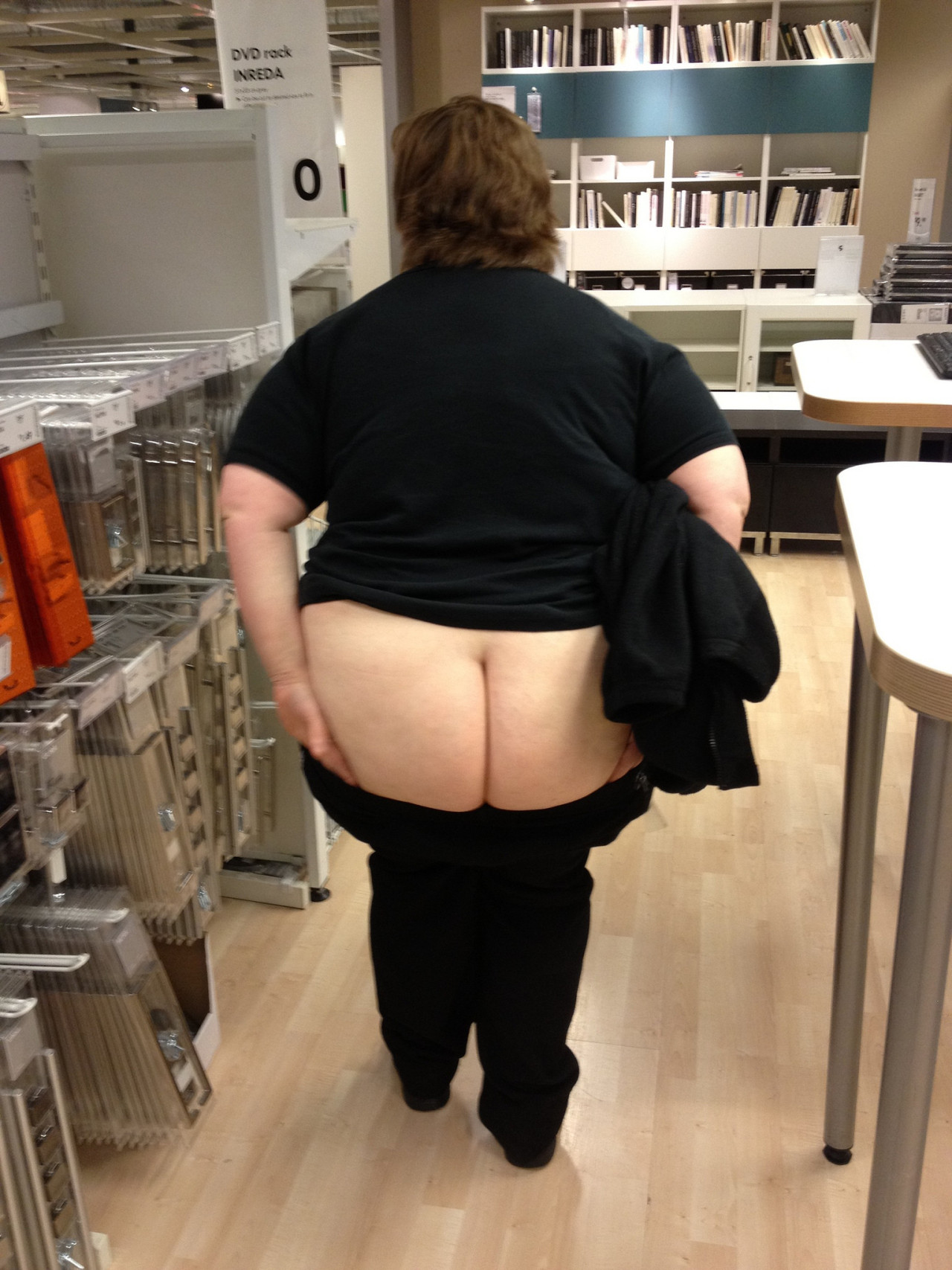 A cheeky show in Home Depot. I envy her hubby sooo much??&hellip;  Make money
