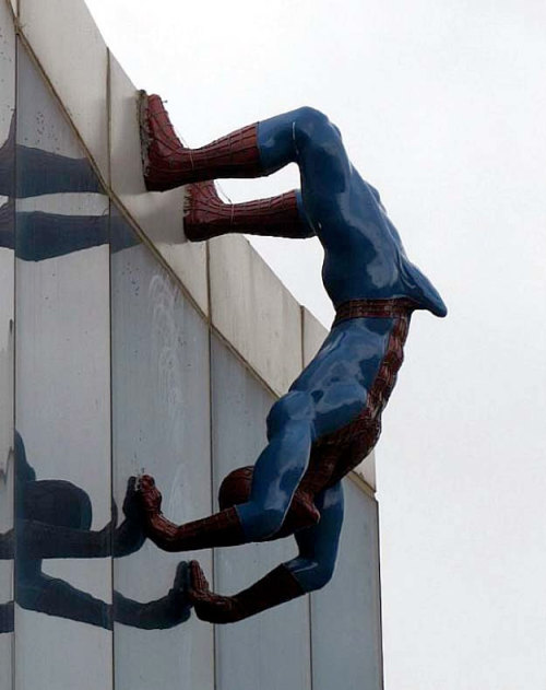 Spider-Man | Aroused for one year After erecting a statue of Spider-Man in a South Korean shopping c
