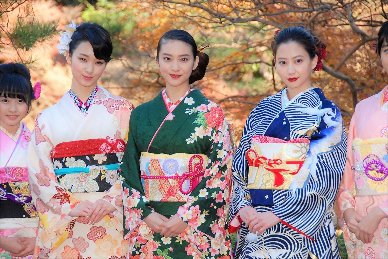 fuckyeahtakeiemi: 2016/12/08 It’s the annual kimono photo session again for Oscar