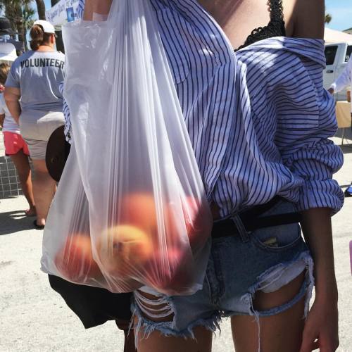 angelfilter:not pictured: the best acai bowli’ve ever had#farmersmarketfresh (at St. Augustine Beach