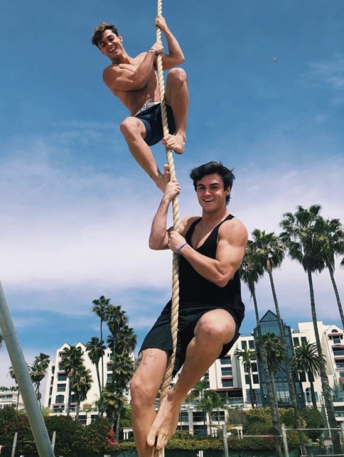 barefootnfamous: Dolan Twins barefootnfamous.tumblr.com/tagged/dolan-twins