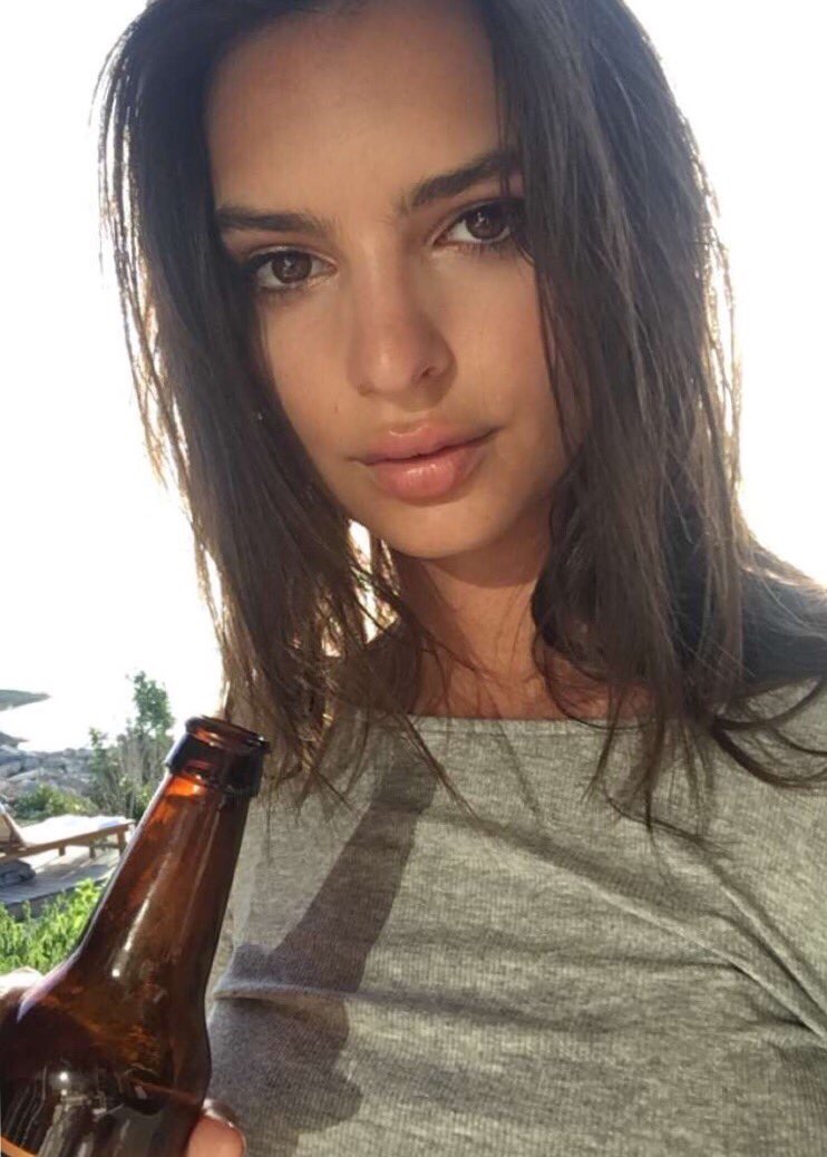 Emily Ratajkowski
