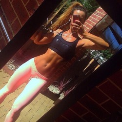 befitnessbabes:  Fitness Girls #Never Give