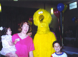 sailor-queen:  nishlo:  beefycurtains:  scatmancrothers:  my 2nd birthday party was a literal nightmare that’s supposed to be big bird    EVERYTIME I SEE THIS PICTURE I LAUGH SO HArd omg PLEASE HELP it looks like something from that “think creatively”