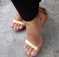 Pretty Toes In Heels